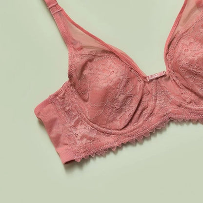 Elegant Wired Lace Bra – Thin Padding & Gentle Shaping for Natural Support